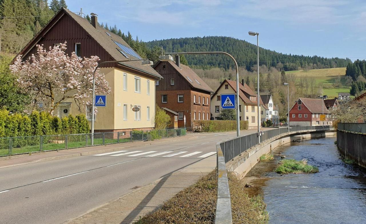 Liebevoll Gaestewohnungen Alpirsbach Exterior photo
