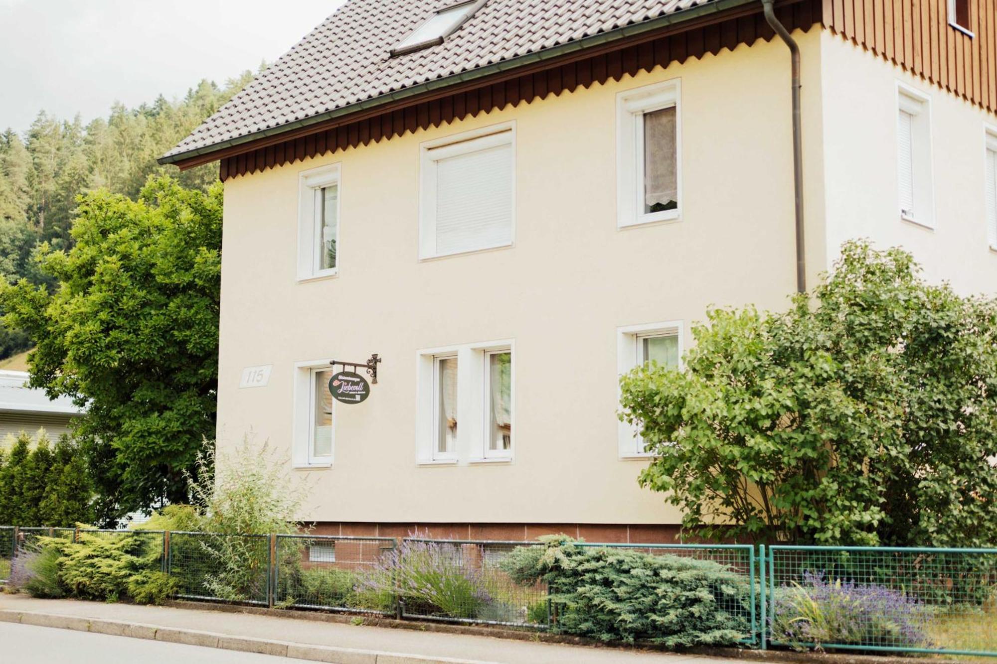 Liebevoll Gaestewohnungen Alpirsbach Exterior photo